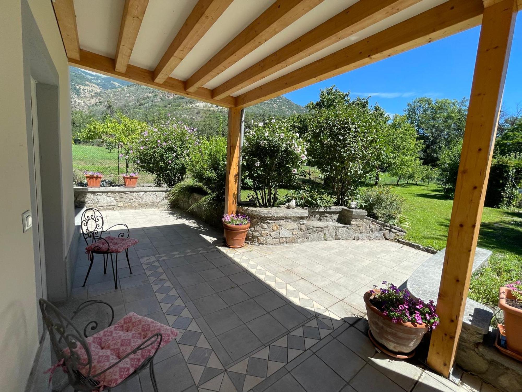 La Casina Di Oscar Ad Ao V Combe Vda Quart 0014 E 00I6 Daire Dış mekan fotoğraf